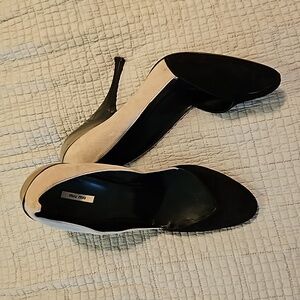 MIU MIU gray+black color block stilettos